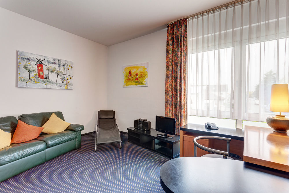 Plaza Suites רוסלסהיים מראה חיצוני תמונה