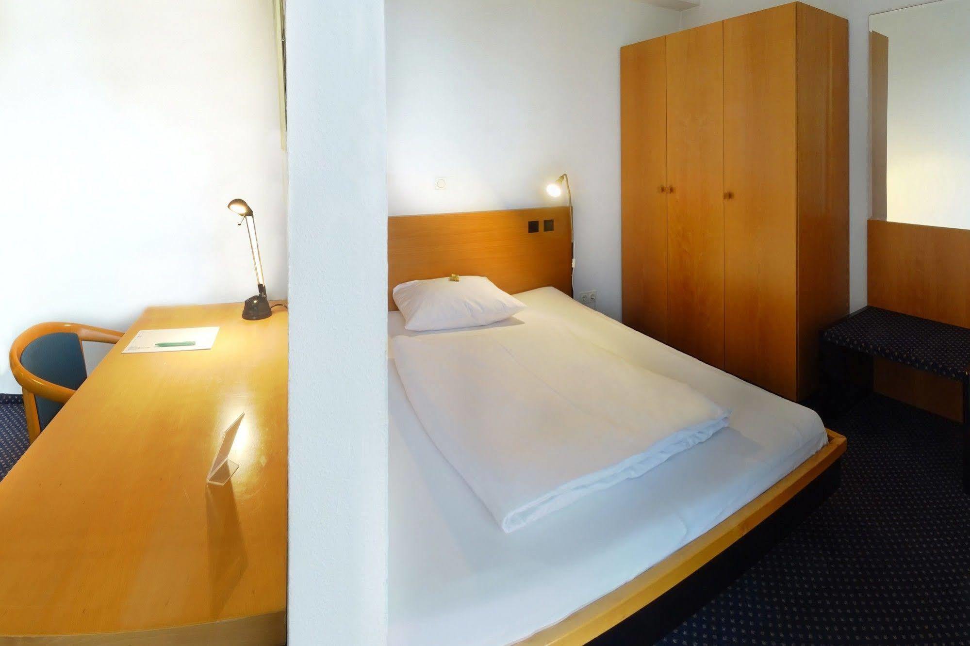 Plaza Suites רוסלסהיים מראה חיצוני תמונה