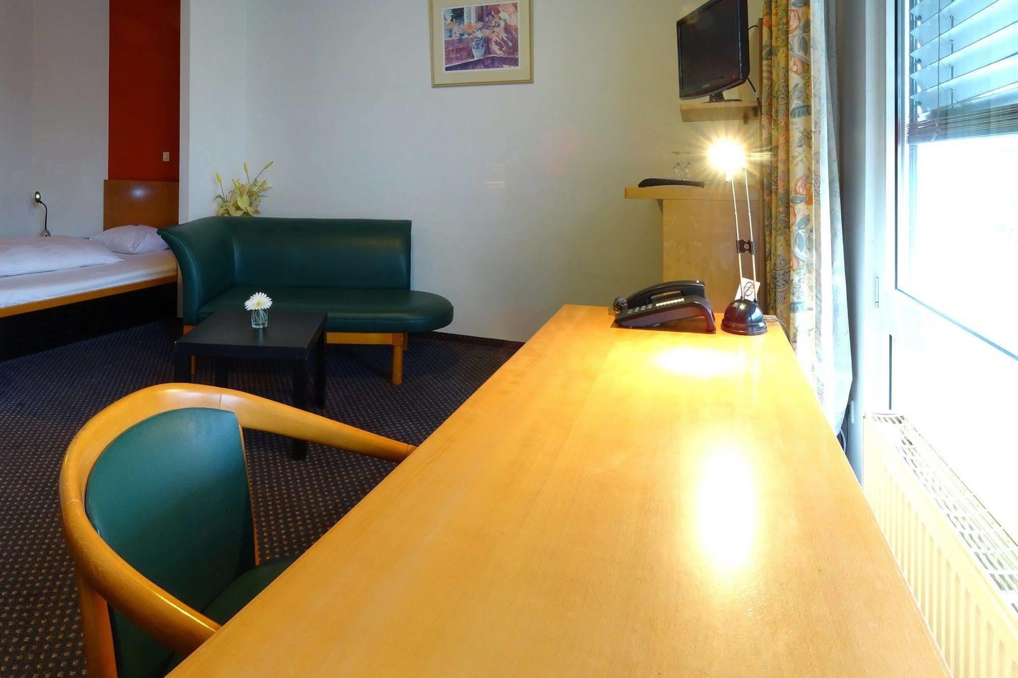 Plaza Suites רוסלסהיים מראה חיצוני תמונה