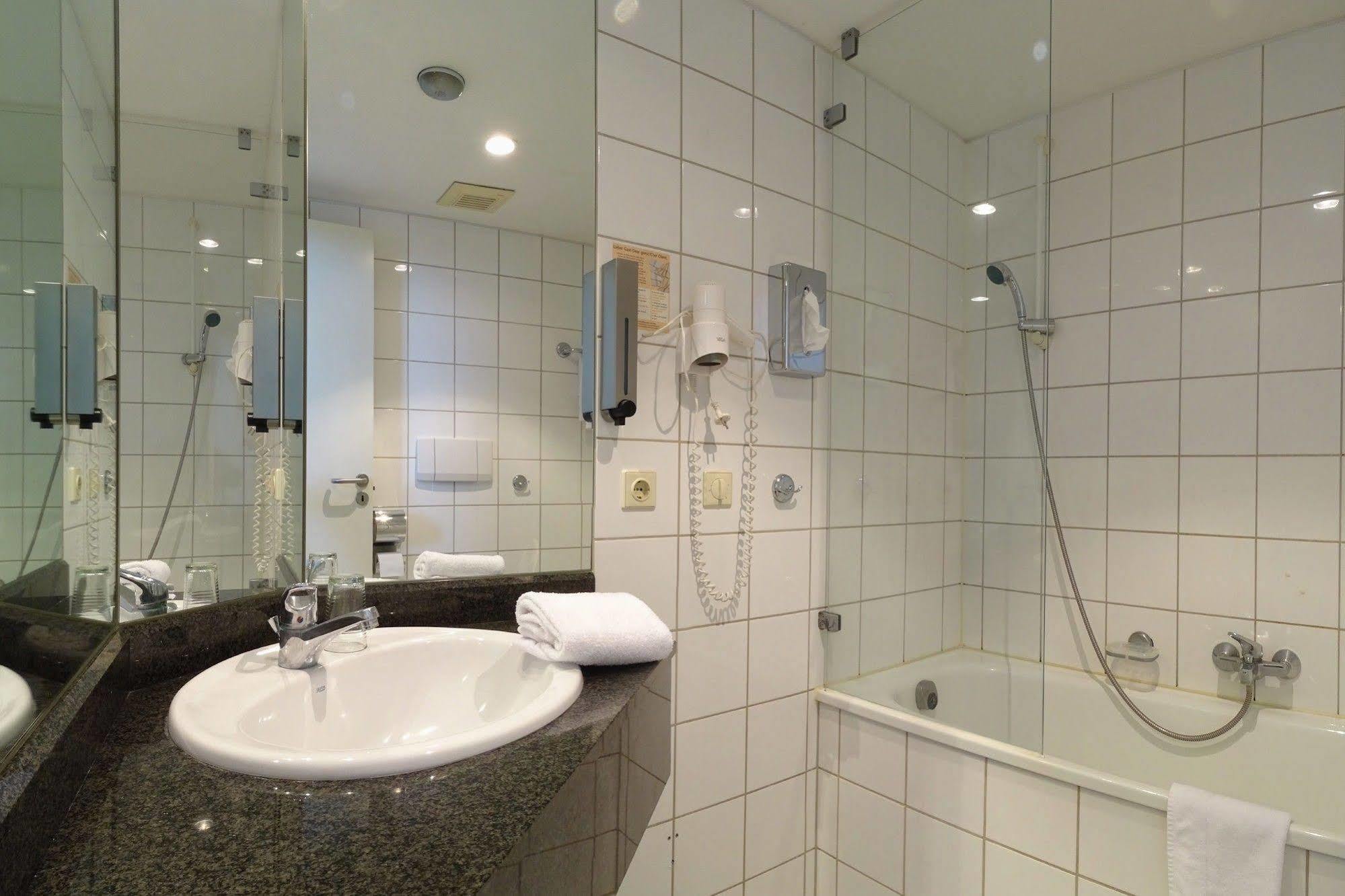 Plaza Suites רוסלסהיים מראה חיצוני תמונה