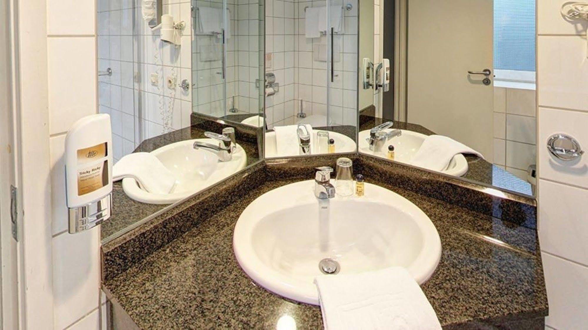 Plaza Suites רוסלסהיים מראה חיצוני תמונה
